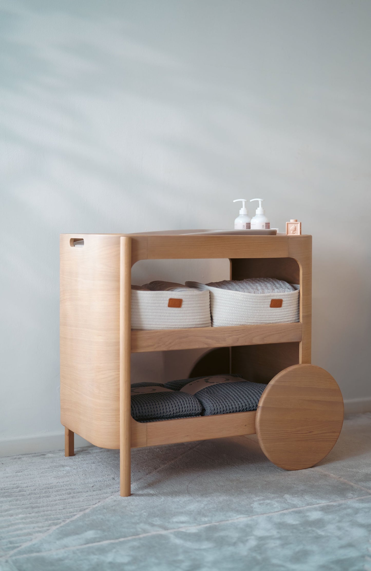 Commune x Hegen Changing Cart